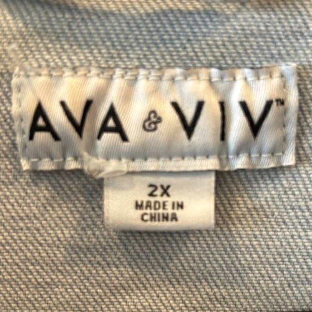 Ava & Viv Distress Light Blue Denim Jacket - Size 2X - Picture 4 of 4